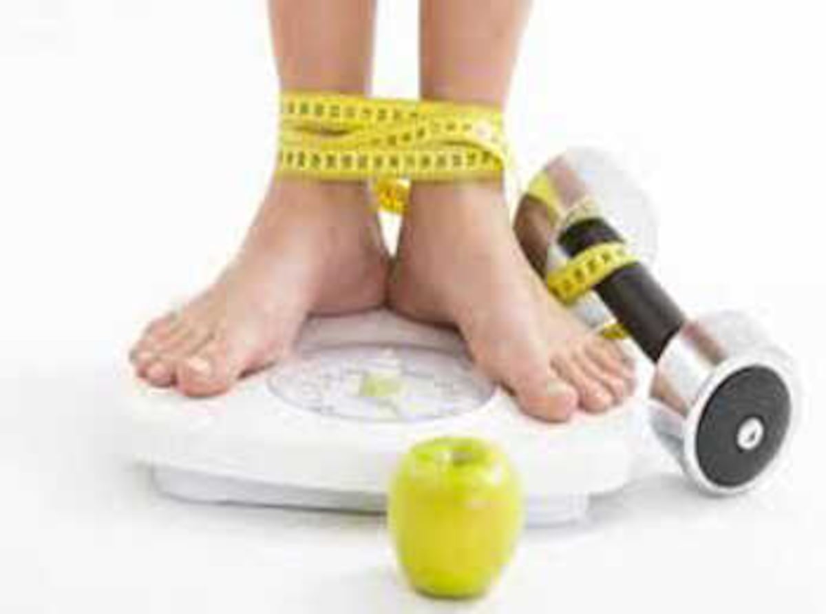 Hábitos alimenticios en jóvenes para perder peso, los lleva a conductas de riesgo 