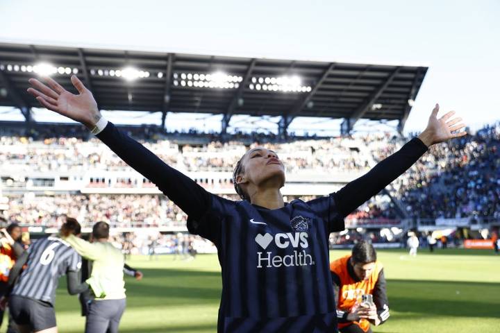 Deadspin | Report: NWSL board voting on higher salaries for stars