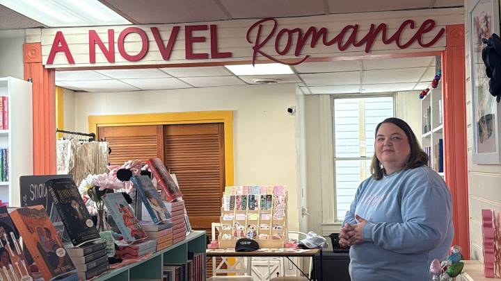 Kentucky businesses get ready to open doors to holiday shoppers