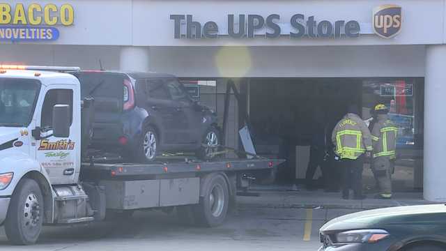 Car crashes into UPS store in northern Kentucky; witnesses rush to help