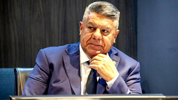 Megaoperativo de allanamientos sorprende al fútbol argentino