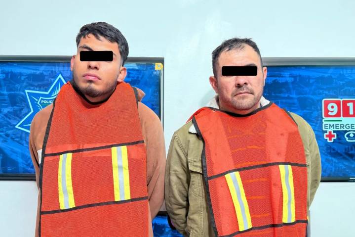 Golpean a su vecino por deberles dinero; los arrestan