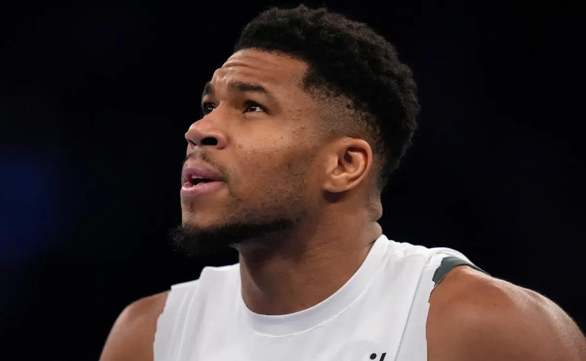 NBA Rumors: Warriors reportedly contemplating trading a star player to the Bucks in exchange for Giannis Antetokounmpo