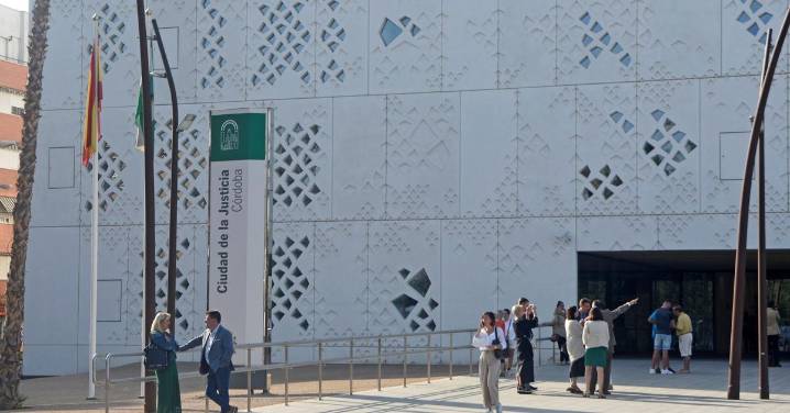 La Fiscalía pide cuatro años y medio de cárcel a un policía local por la agresión a un vecino de Córdoba