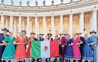 Brilla folclor chihuahuense en celebración del Vaticano
