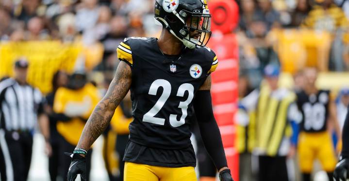 Steelers release Darius Slay