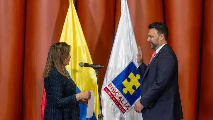 Fiscal Luz Adriana Camargo 'premió' al funcionario que debió informarle del escándalo de alias Calarcá y no lo hizo
