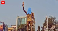 Watch: At 70-ft tall, 'worlds largest Messi statue' erected in Kolkata ahead of GOAT tour; Z
