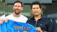 Messi en India: tras el caos en Calcuta, pasó por Bombay e intercambió regalos con el "Dios del Criquet"
