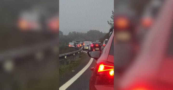 Un accidente en el túnel de Alongos causa kilómetros de retención en la entrada a Ourense