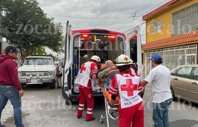 Hombre cae de andamio y sufre lesión en un ojo en la colonia Fundadores