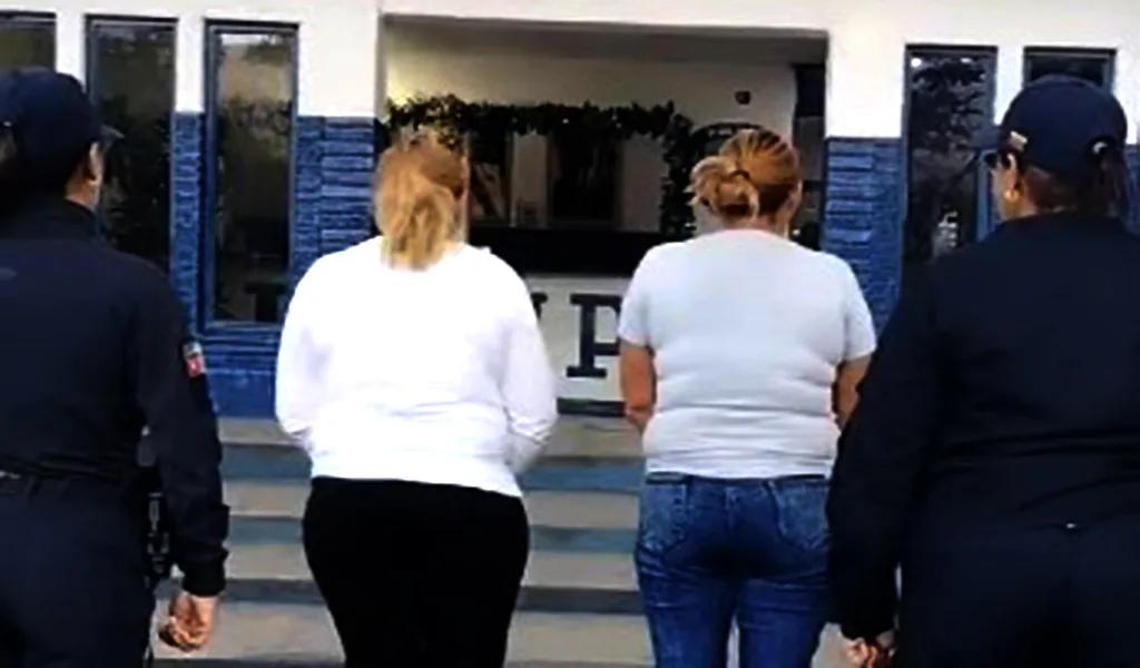 Detienen a dos mujeres por estafar con oficios falsos de la PNB en Guarenas