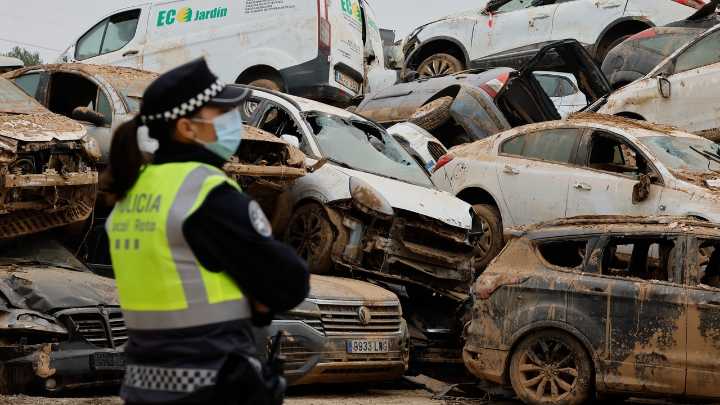 Desarticulado un grupo criminal que robaba vehículos para montar sus piezas en turismos siniestrados en la dana
