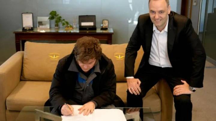 Milei firmó y envió al Senado la polémica Reforma Laboral: los puntos destacados