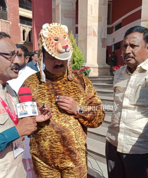 Winter Session sees a ‘leopard’ walk Into Vidhan Bhavan: MLA Sonawane’s unique protest