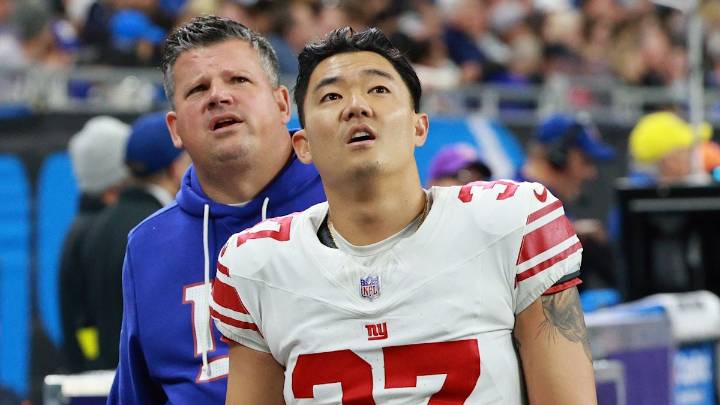 Watch Giants player Younghoe Koo's embarrassing missed field goal kick in baffling mid