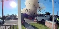 La impactante explosión de varias propiedades de un pueblo en California