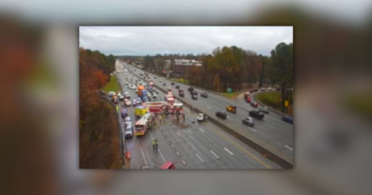 Traffic shutdown on westbound I-264 in Virginia Beach after 5