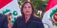Dina Boluarte afirma que gobernó “en el borde del abismo” y no fue fácil ser presidenta: “Recibí un país devastado”