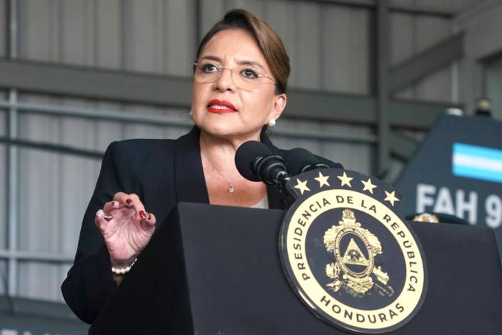 Honduras sin conocer presidente electo y Castro condena injerencia de Trump