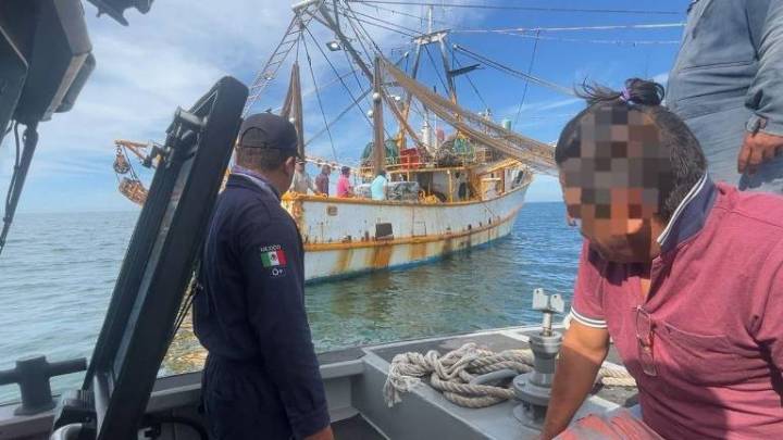 Marina acudió en auxilio de un pescador con picadura de mantarraya en inmediaciones de Altata, Sinaloa