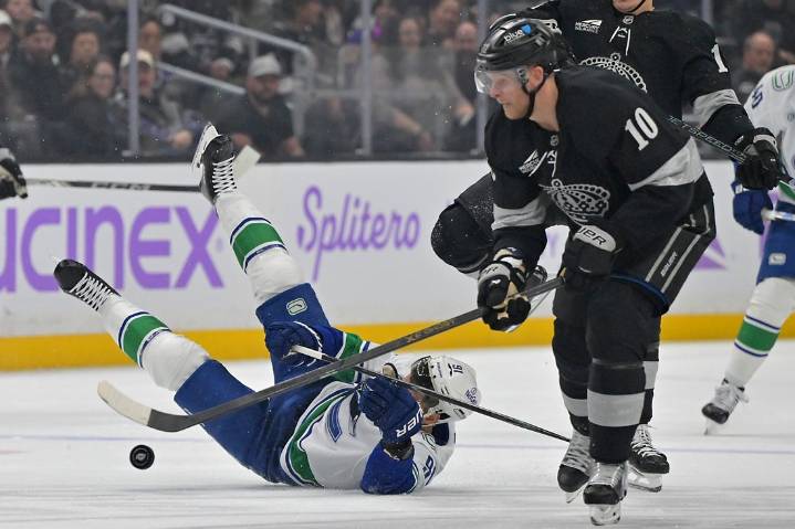 Deadspin | Kings' OT hero Adrian Kempe strikes again vs. Canucks