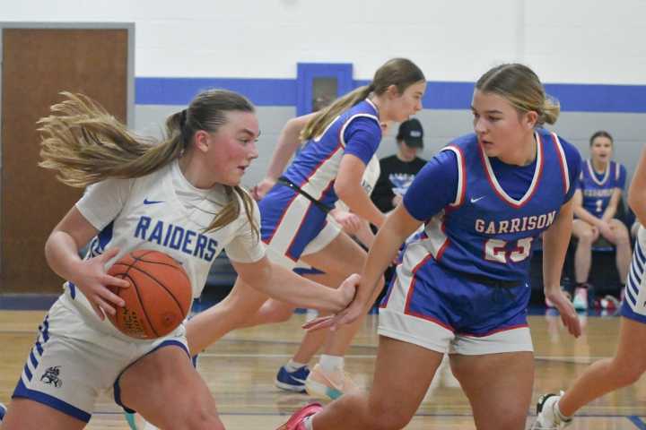 Richardton-Taylor battles late, ultimately falls to Garrison in home opener