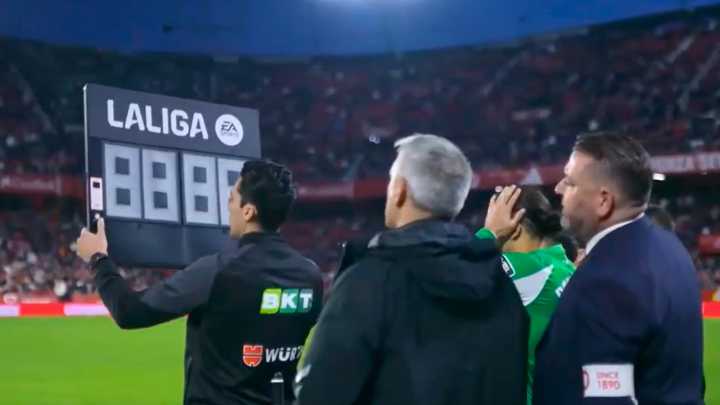 Por qué los tableros electrónicos de cambios fallaron por completo en varios partidos de la jornada 14 en Primera División