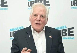 “No renuncio, ni me renuncian; pido al Centro Democrático que rectifique”: Miguel Uribe Londoño