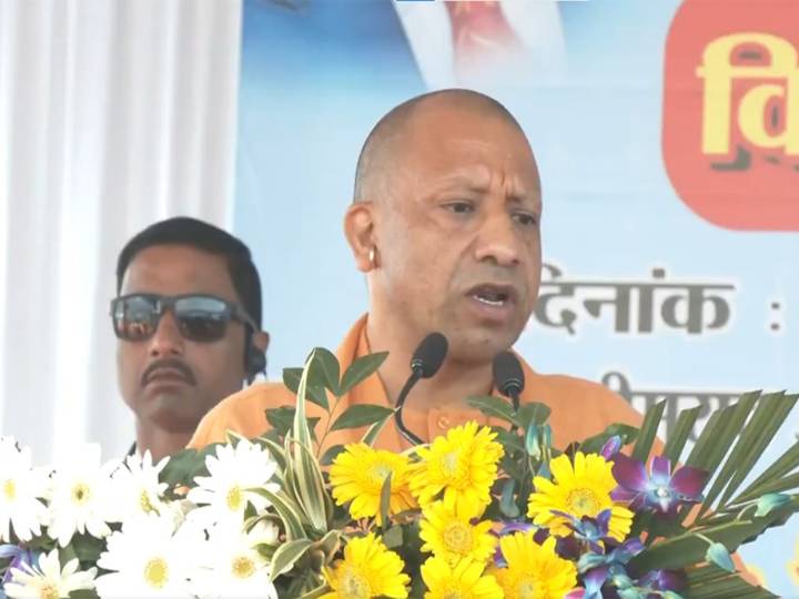 CM Yogi Adityanath Pledges Protection for Ambedkar Statues Amidst Mahaparinirvan Diwas Tributes
