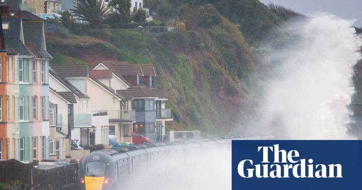 Storm Bram batters Britain and Ireland with strong winds and heavy rain