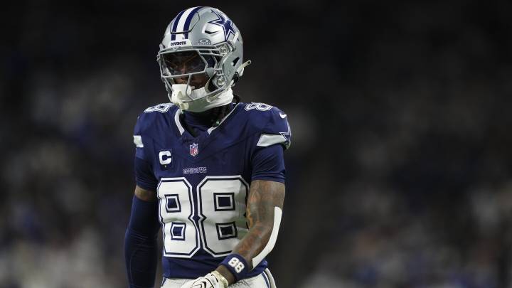 CeeDee Lamb, Jadeveon Clowney limited in Wednesday's practice