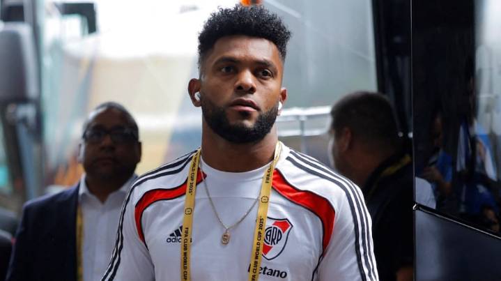 Miguel Borja reapareció tras el anuncio de su salida de River y hay varios clubes interesados en contratarlo