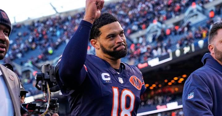 Bears try to protect their NFC North lead as they head to Green Bay to face rival Packers