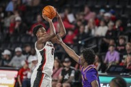 Deadspin | Georgia gets hot from distance, thumps Tennessee Tech