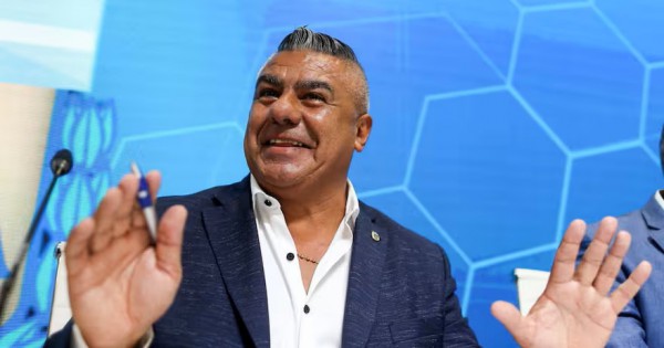 El millonario patrimonio declarado por "Chiqui" Tapia: cuánto gana y de dónde provienen sus ingresos