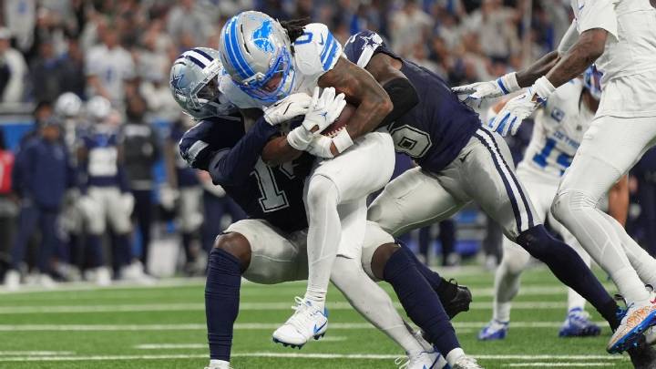 Jahmyr Gibbs' three TD runs power Lions over Cowboys