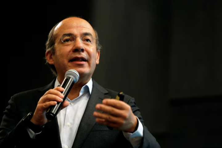 Felipe Calderón llama al PAN a abrir sus puertas y recuperar su identidad