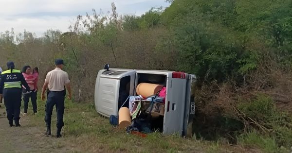 Se durmió al volante y volcó en la Ruta 9/34: una mujer resultó herida