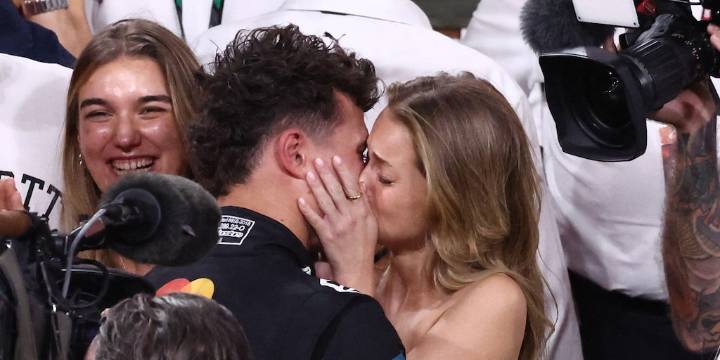 El apasionado beso de Lando Norris con su novia Magui Corceiro tras ser campeón de la Fórmula 1 que dio que hablar