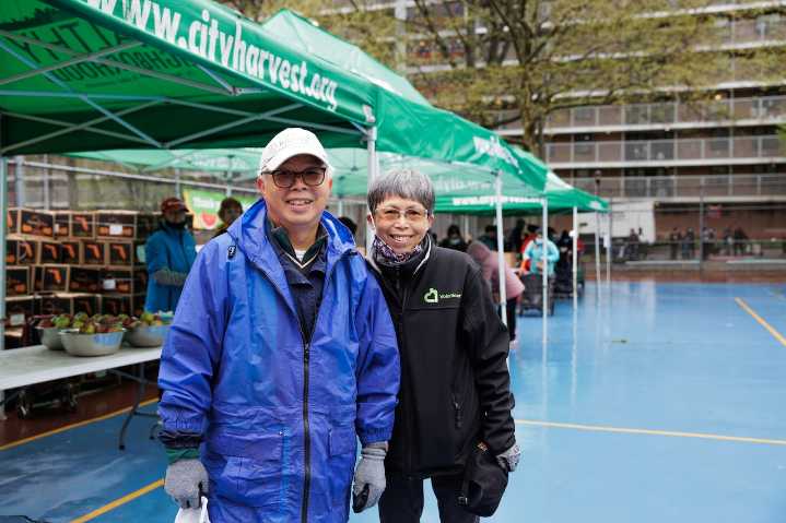 Longtime City Harvest volunteers bring holiday hope to Staten Island families in need