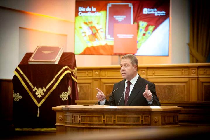 Page cree que Pedro Sánchez no será más respetado por Puigdemont «de rodillas» que «de pie»