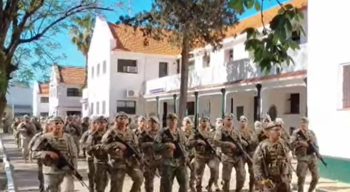 Acto de colación en el Regimiento de Infantería de Montaña 15