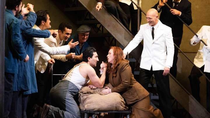 Crítica de “Lady Macbeth von Mtsensk” en La Scala: Una gran dirección musical con una escena discutible