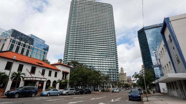 St. Petersburg’s tallest tower, 400 Central, is move