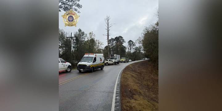 1 killed in crash in Livingston Parish; highway remains closed