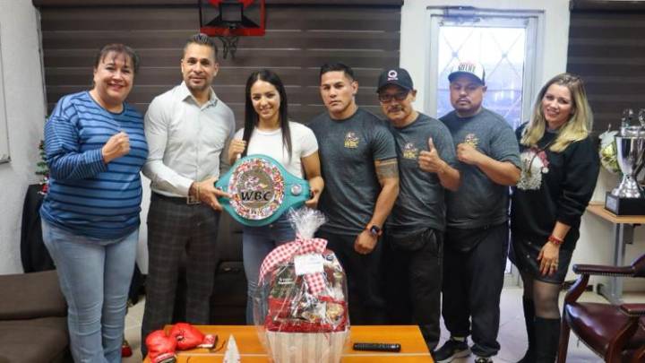 Diana “La Bonita” Fernández recibe reconocimiento en el IMDEJ