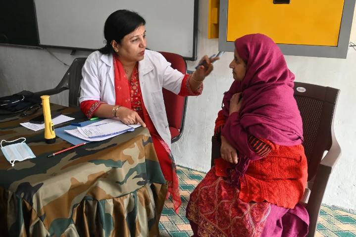 Indian Army extends healthcare outreach to over 1,300 people in Uri
