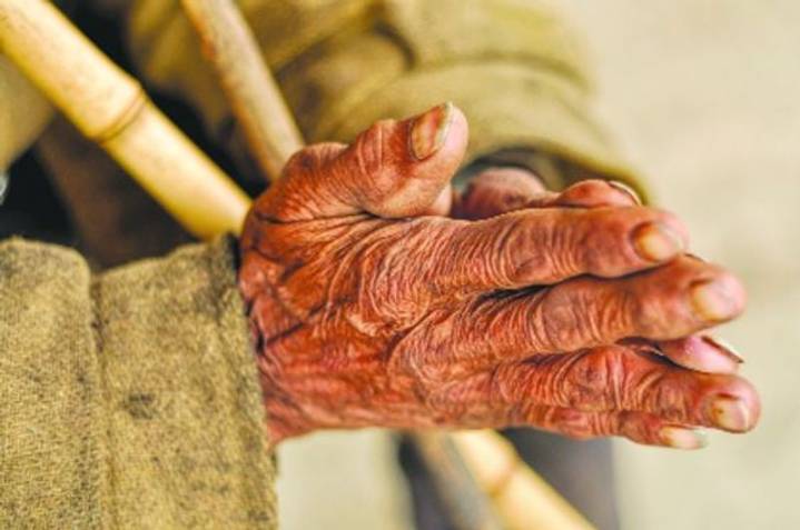 Necklace GPS leads to hospital, elderly woman,79, found after evening walk mishap