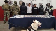 Detienen a dos sujetos con más de 300 dosis de drogas y poderosa arma larga